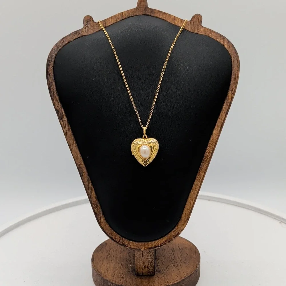 Vintage Gold Tone Faux Pearl Heart Locket Necklace Etched Scroll 18